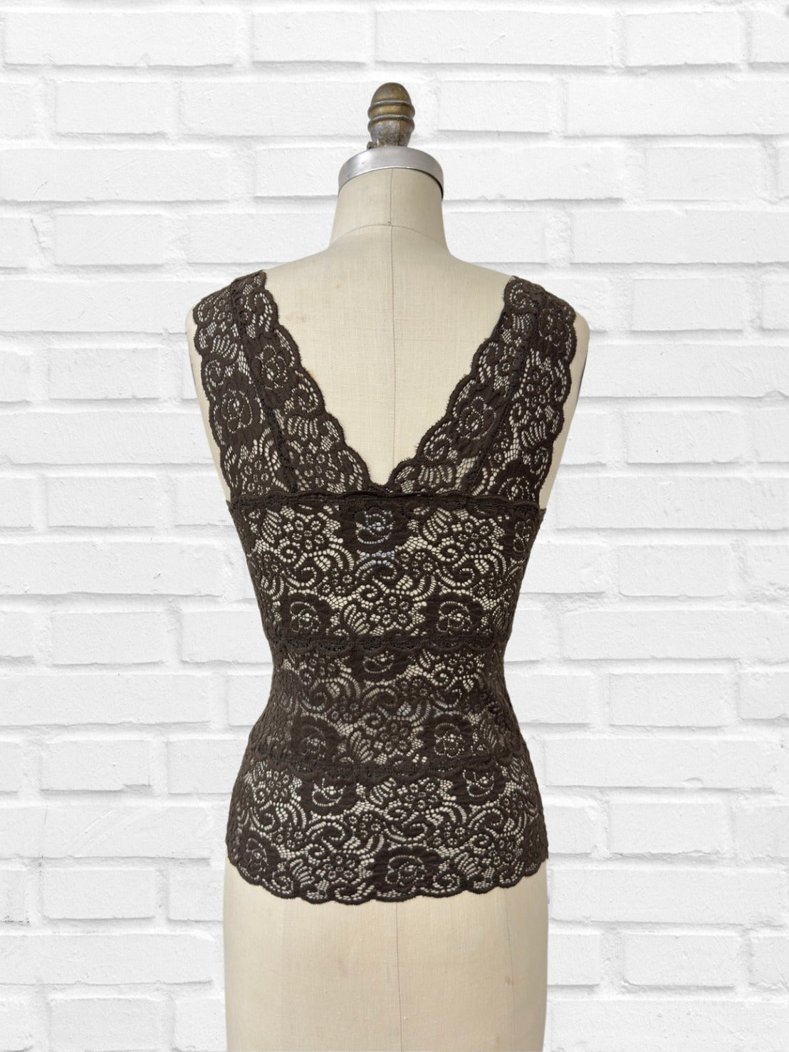 DEEP V LACE SLEEVELESS TANK TOP