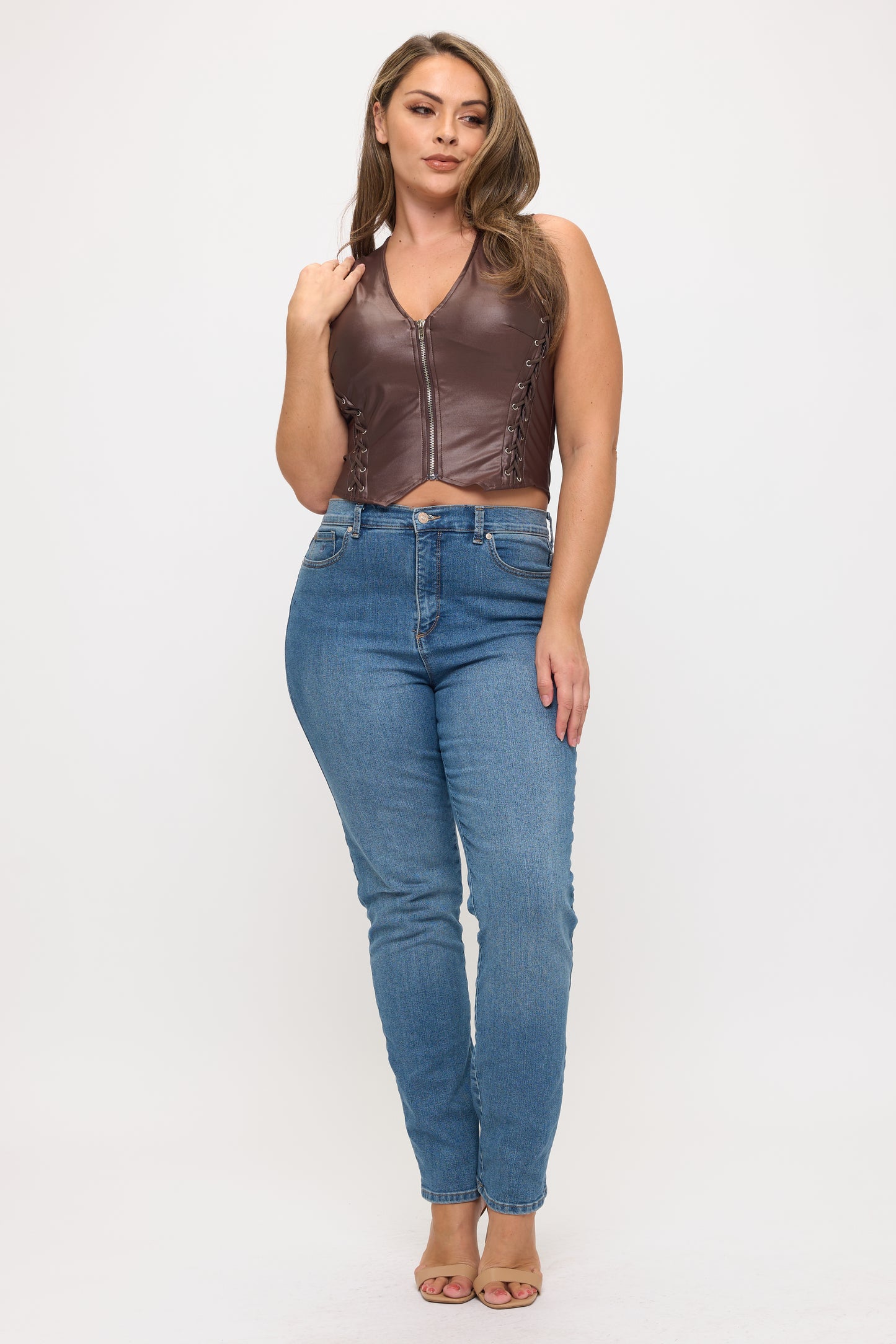 LACE-UP FRONT DETAIL SLEEVELESS CROP TOP-PLUS