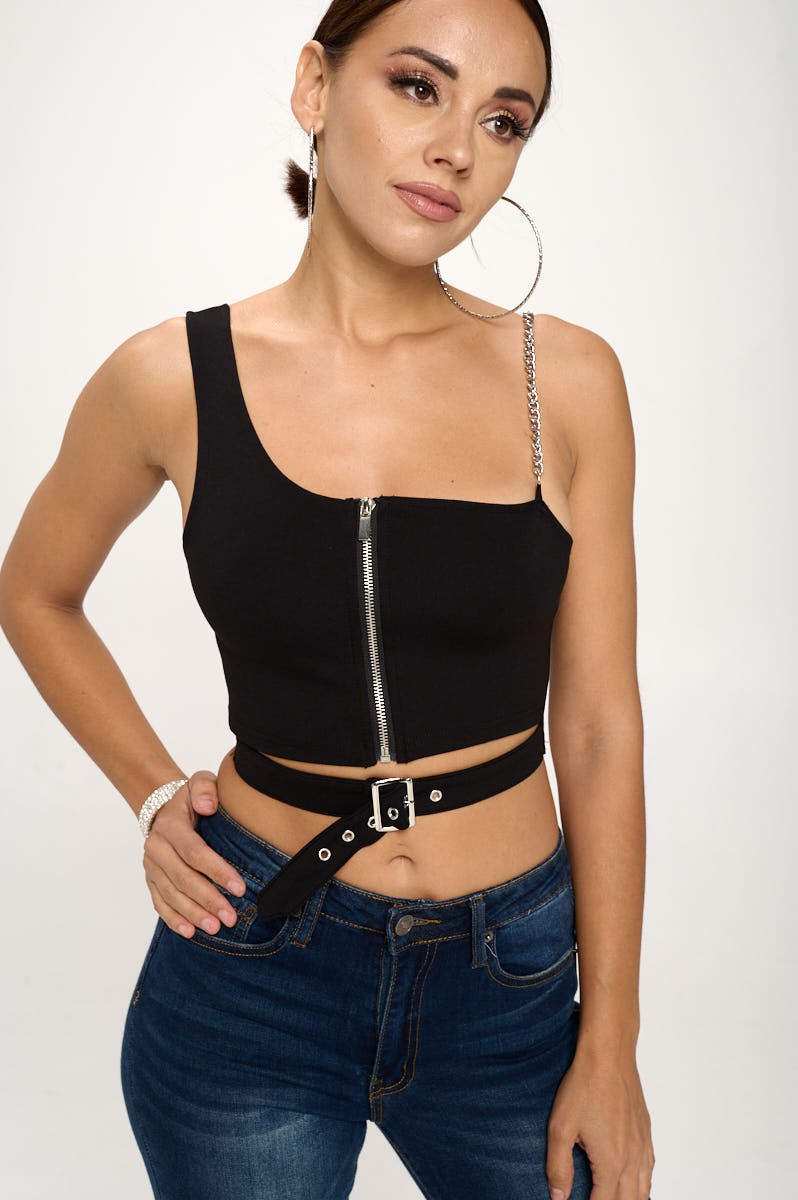 ZIP-UP ONE SHOULDER CUT OUT CHAIN SLEEVE CROP TOP