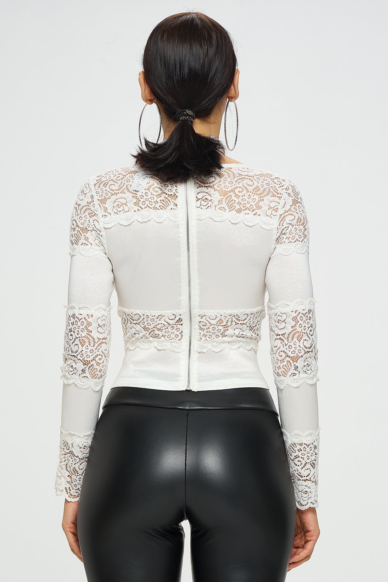 V NECK FLORAL LACE DETAILED LONG SLEEVE TOP