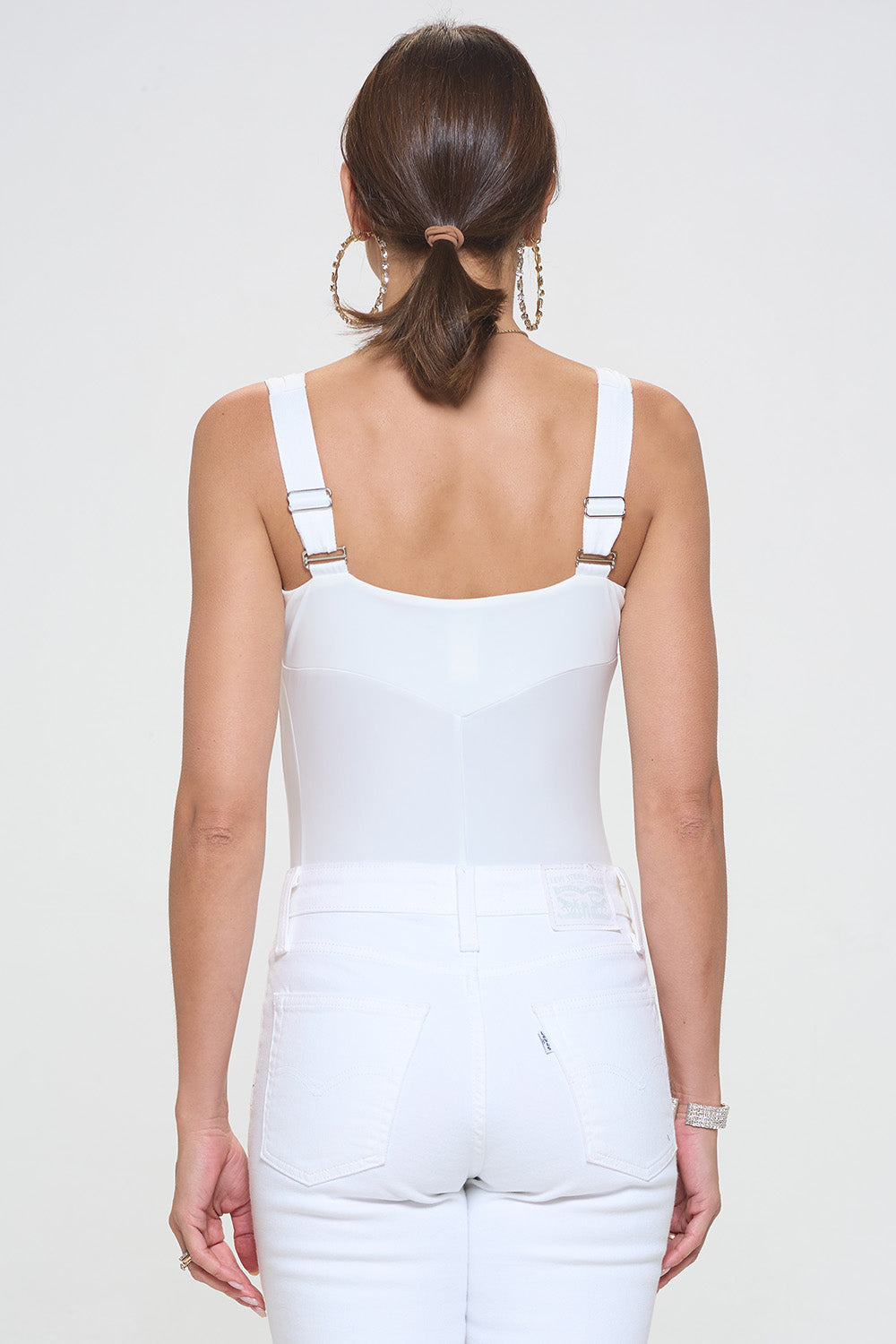 SOLID SEAM DETAIL SLEEVELESS SCOOPNECK BODYSUIT