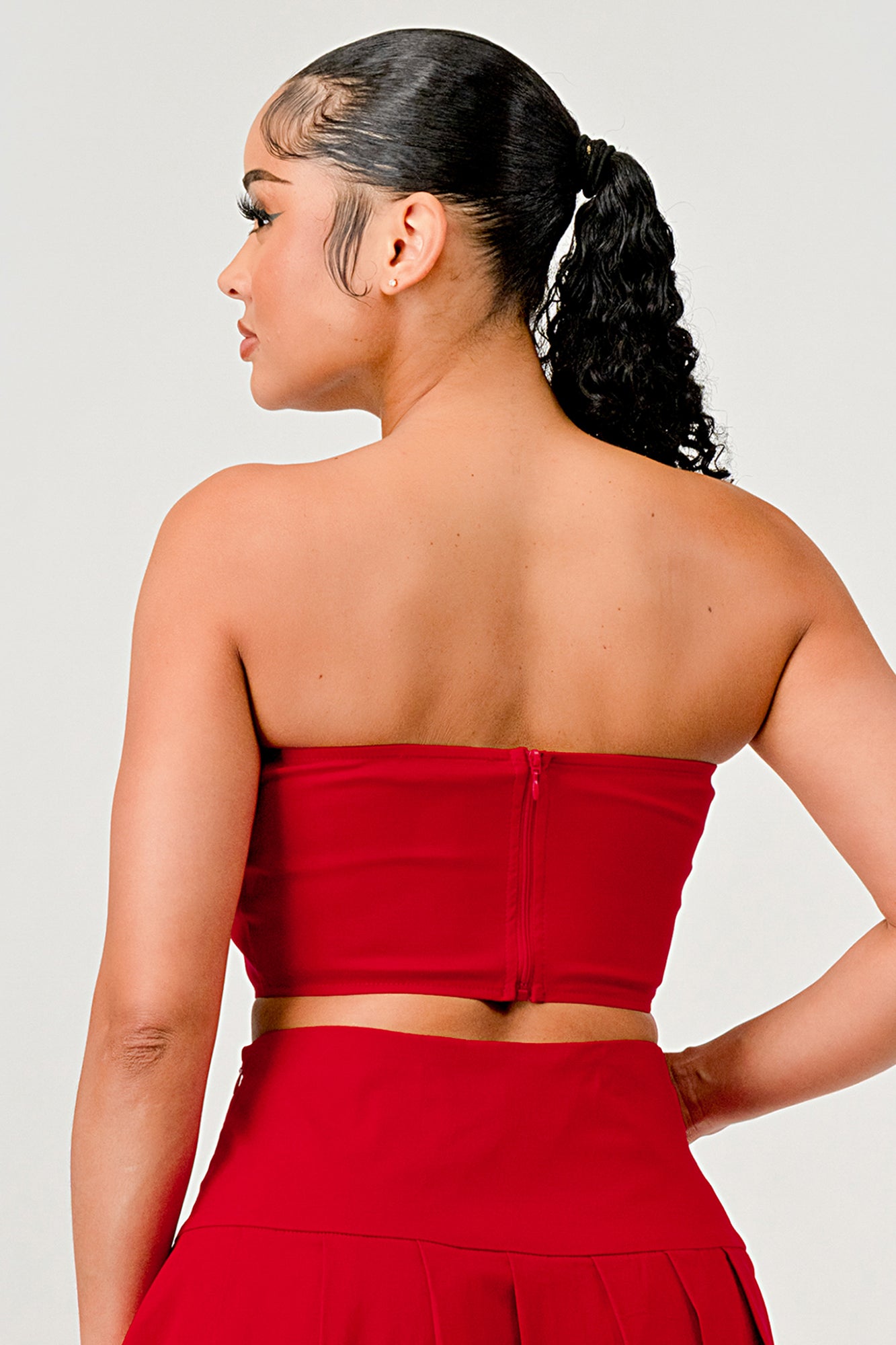 METAL ACCENT SOLID STRAPLESS TUBE CROP TOP