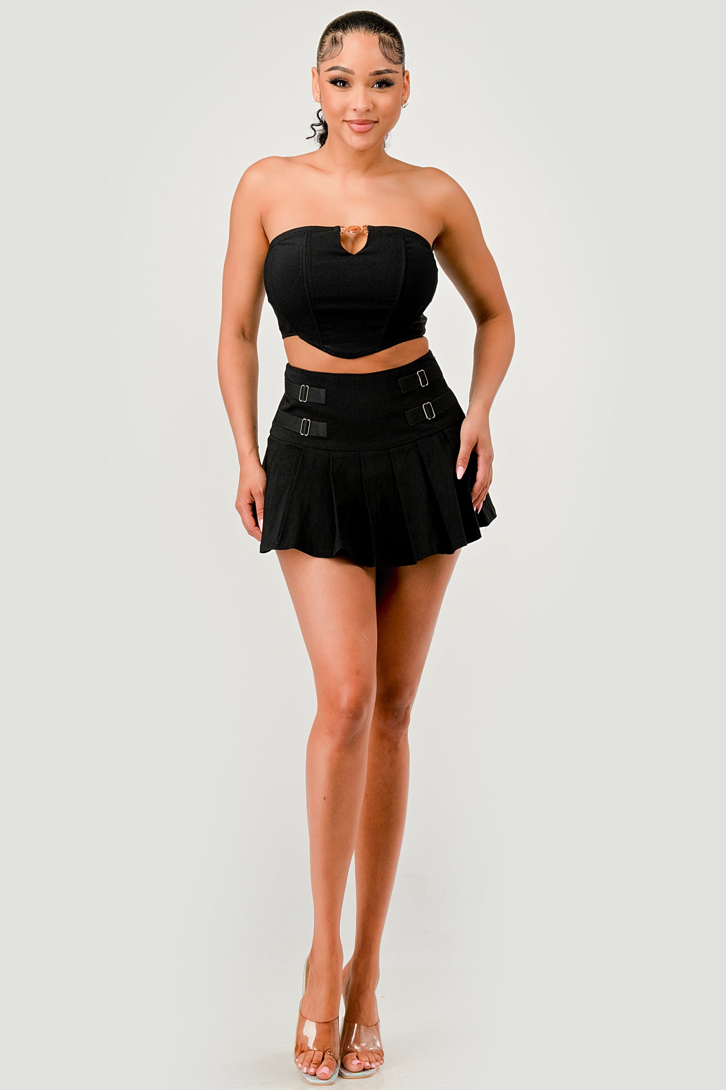 SOLID FRONT PLEATED BUCKLE DETAIL SKIRT