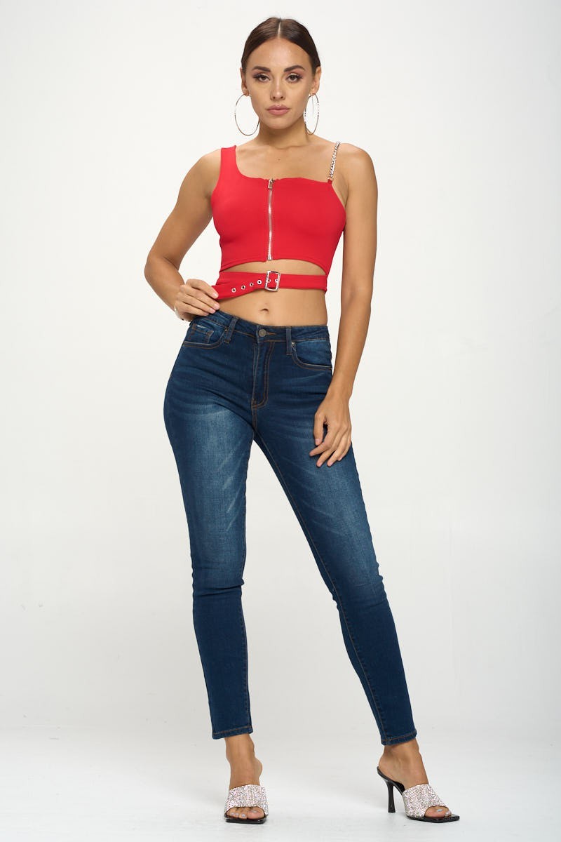 ZIP-UP ONE SHOULDER CUT OUT CHAIN SLEEVE CROP TOP