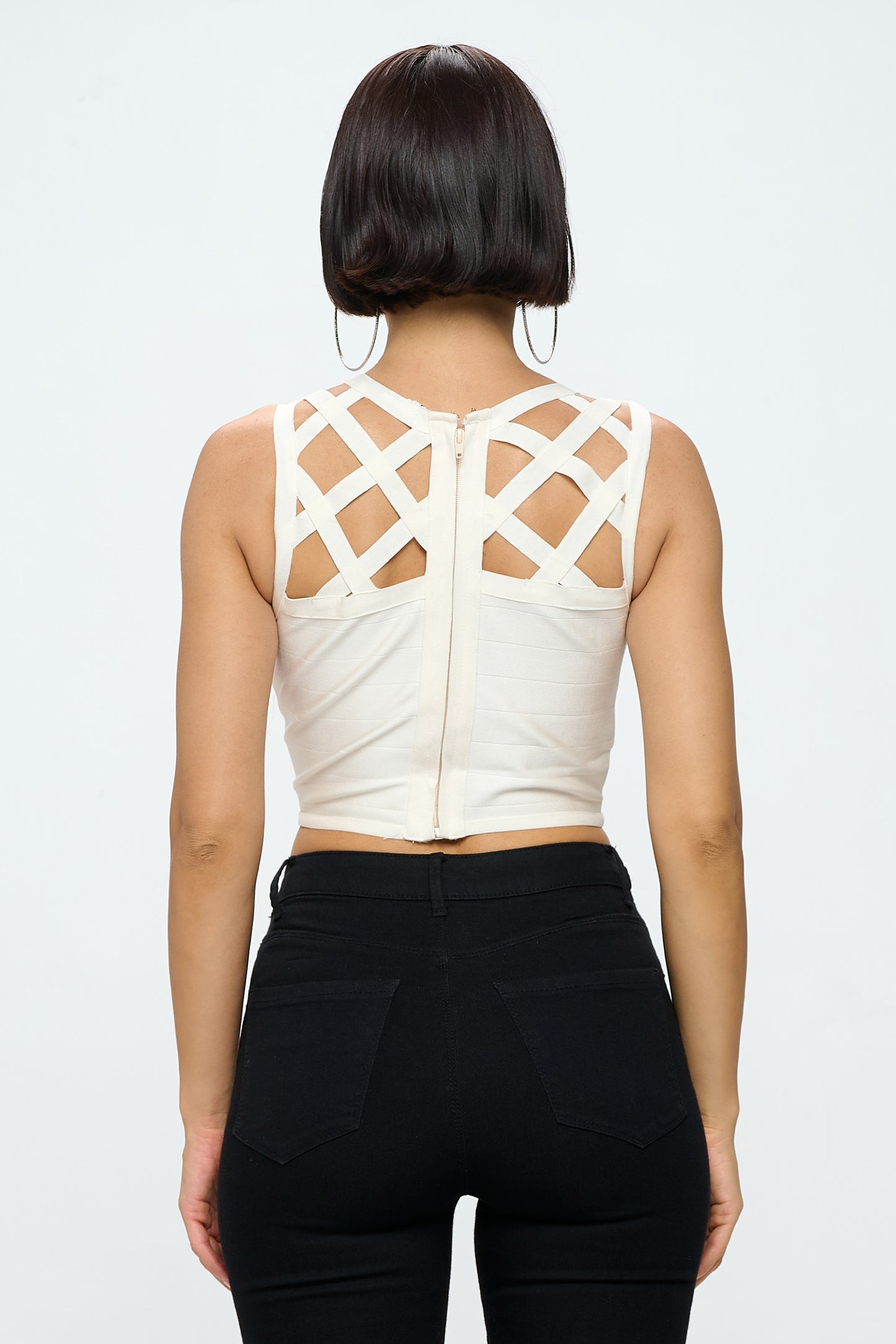 CAGED NECK BANDAGE CROP TOP